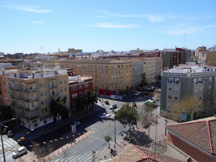 ESTUPENDA VIVIENDA EN OCTAVA PLANTA EN LA ZONA DE BENICALAP