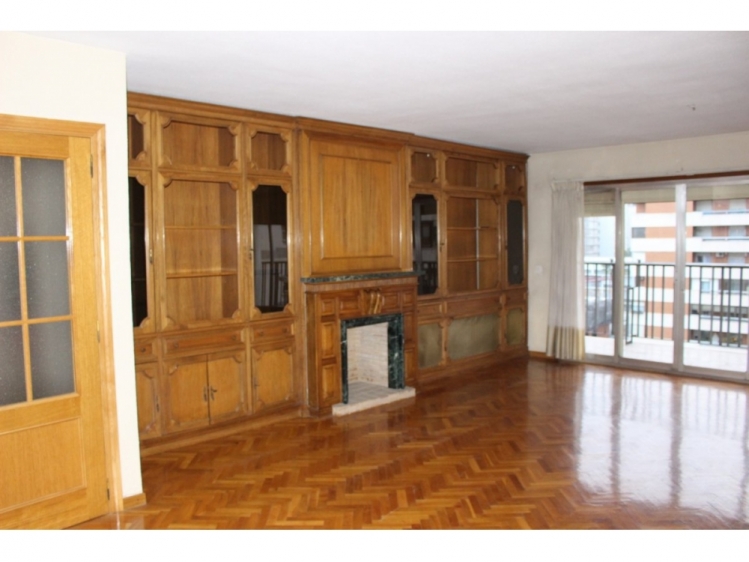 PISO SEÑORIAL EN ZONA JAIME ROIG