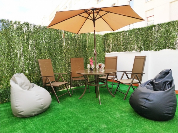   Excelente vivienda con una soleada terraza