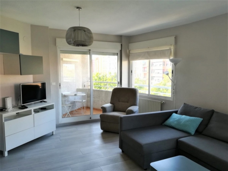   piso en alquiler en residencial junto a la playa de las arenas 