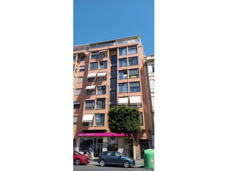 Piso para entrar a vivir en la avd del puerto